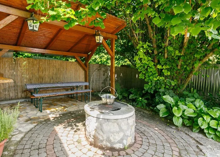 By Interhome * バラトンレッレ